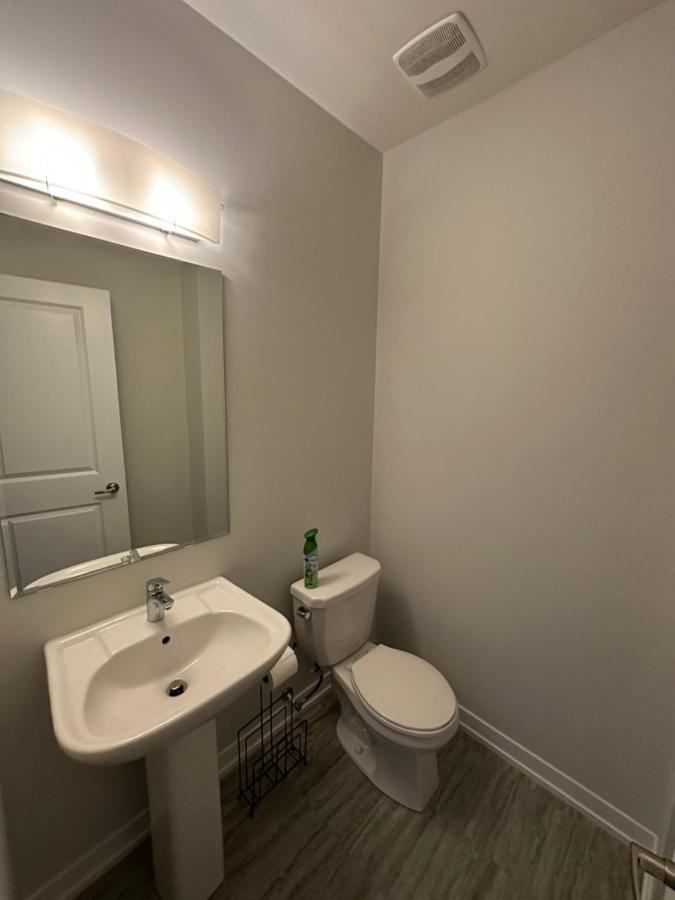 Modern Townhouse, Vaughan, Ontario, Canada Ngoại thất bức ảnh