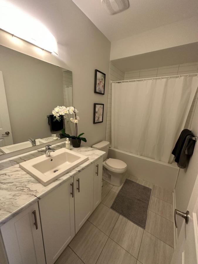 Modern Townhouse, Vaughan, Ontario, Canada Ngoại thất bức ảnh