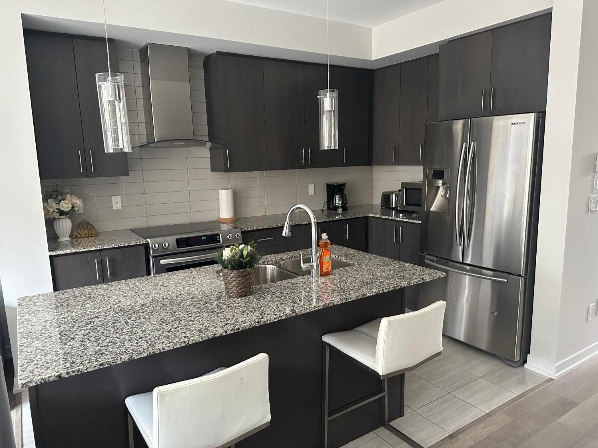 Modern Townhouse, Vaughan, Ontario, Canada Ngoại thất bức ảnh
